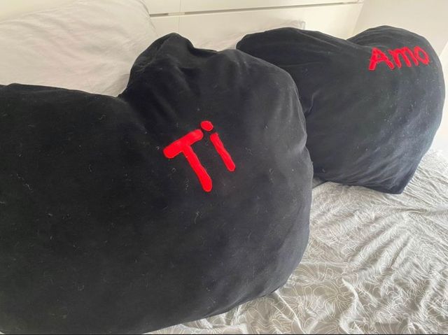 Cuscino / pouf cuori gigante