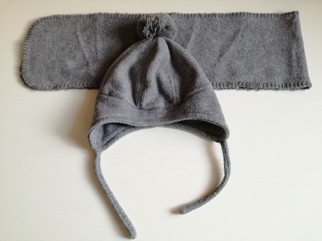 Berretto e sciarpa 6-9 mesi