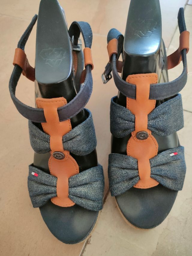 Zapatos Tommy Hilfiger .