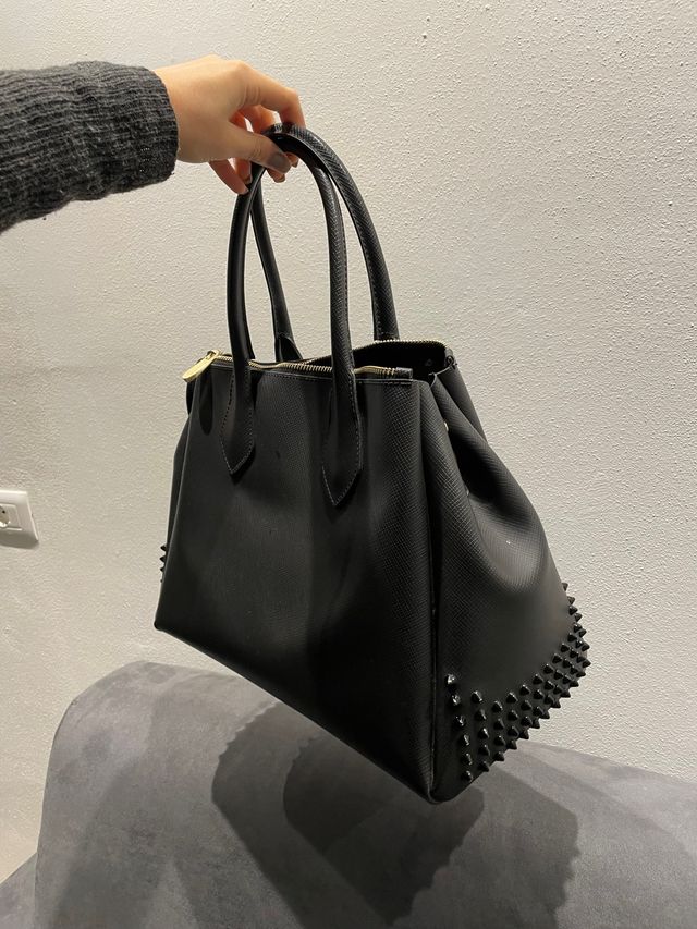 Borsa GUM nera con borchie