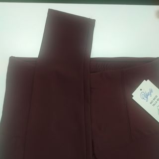 Mallas/legging color vino. Talla M