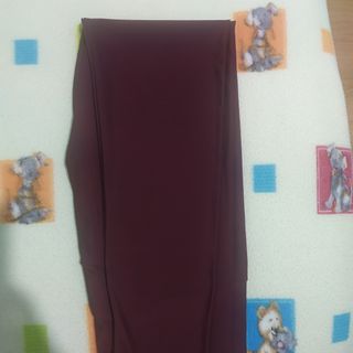 Mallas/legging color vino. Talla M