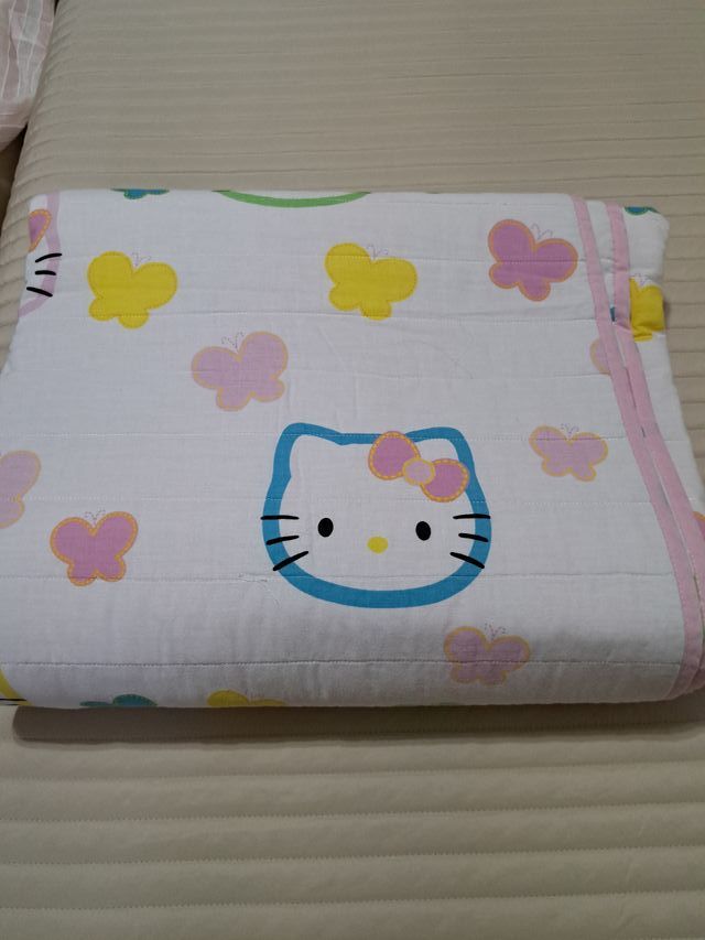 Edredón cama 90 Hello kitty con cojin