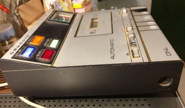 GRUNDIG CN710 mangiacassette registratore