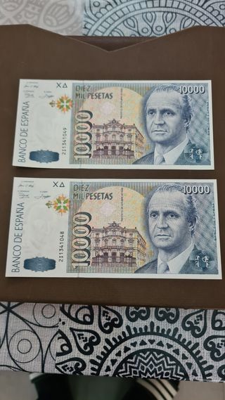 Pareja de billetes 
corelativos de 1000 pesetas 