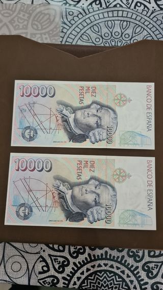 Pareja de billetes 
corelativos de 1000 pesetas 