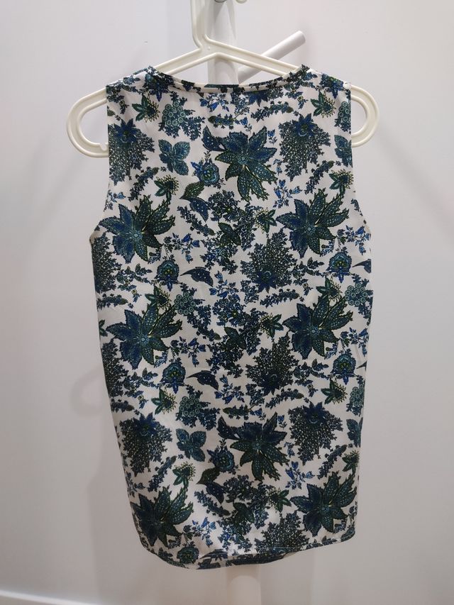 Sfera. Camiseta mujer estampada buen estado