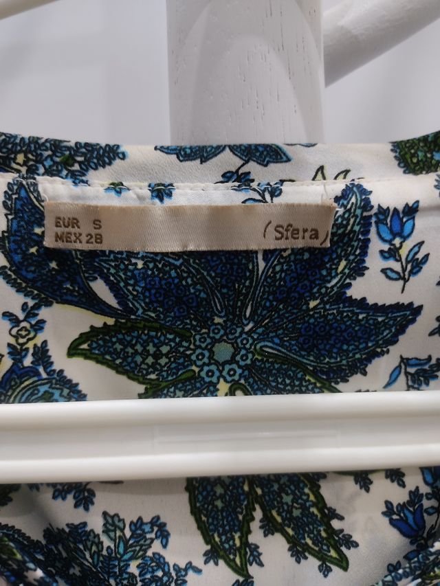 Sfera. Camiseta mujer estampada buen estado