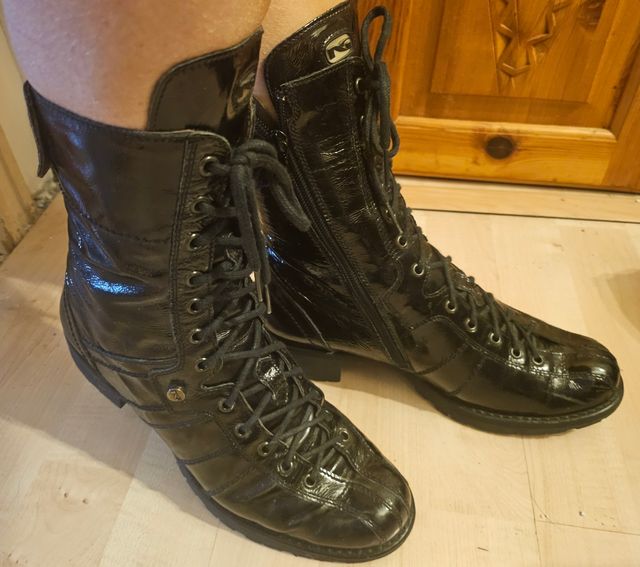 Stivaletti nero giardini tg 37. Colore nero vernic