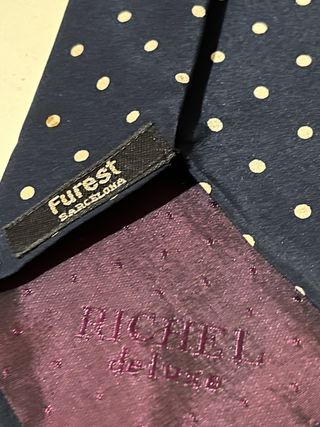 Corbata Furest de topos con fondo azul marino 