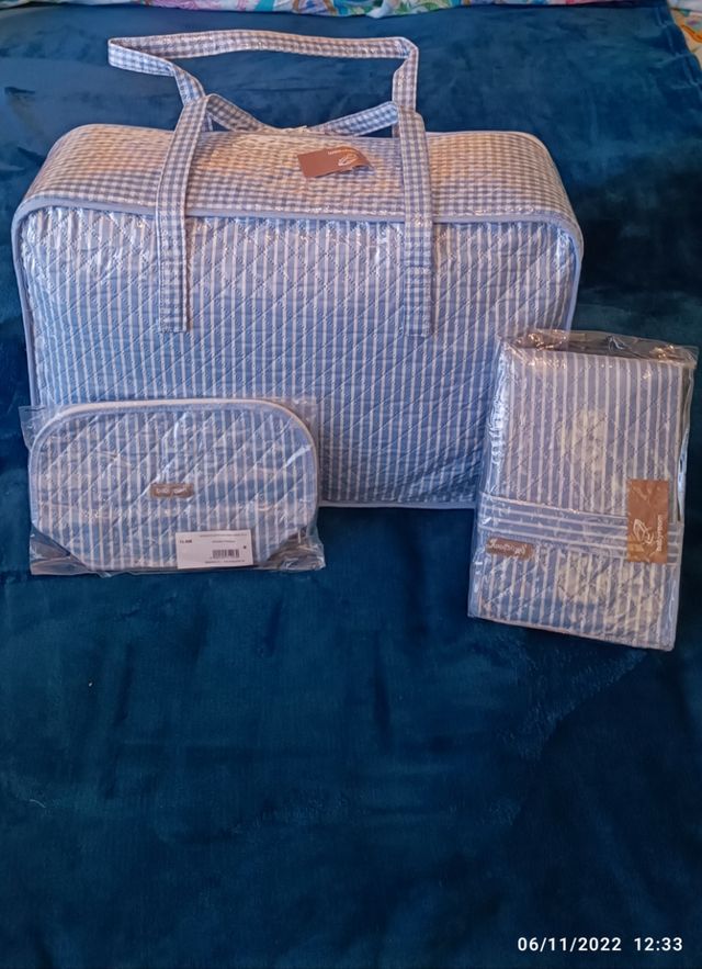 conjunto de maleta neceser y cambiador para futura