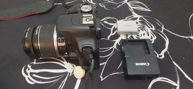 Canon EOS 500D + Objetivo 18-55