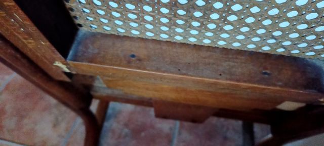 Mecedora antigua hay dos iguales