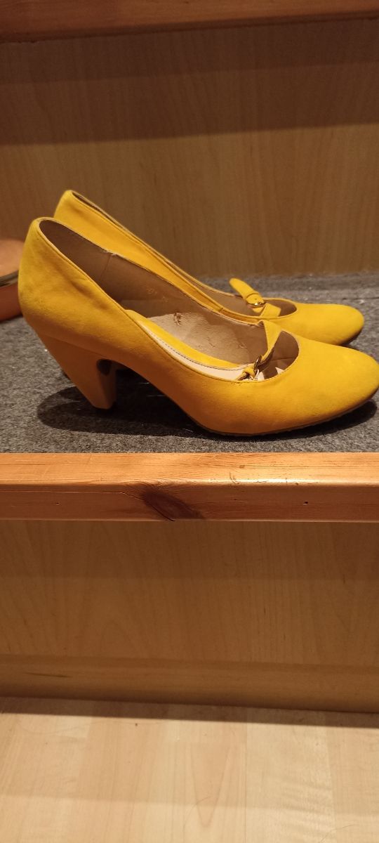 décolleté gialle tg 38