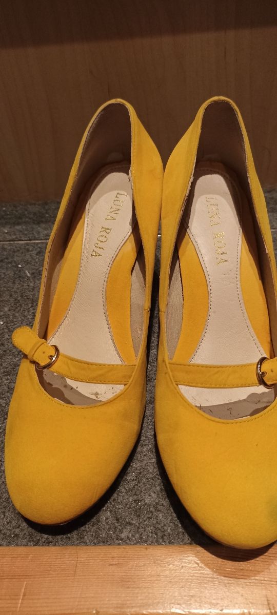 décolleté gialle tg 38