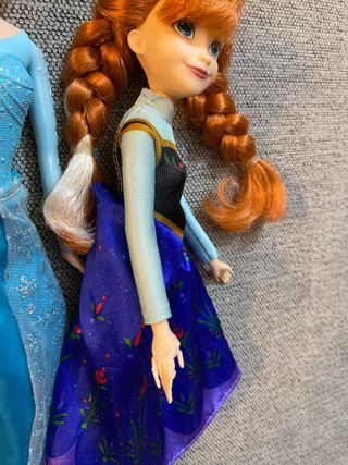 Princesas Elsa y Ana, 28-30 cm.