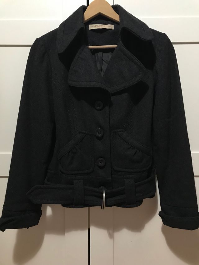 Varios abrigos cortos