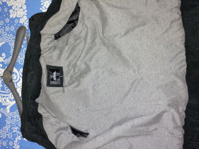 chaquetas negra y marrón piel natural 