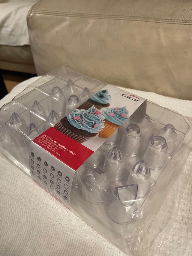 Set de 24 boquillas acrílicas Lacor