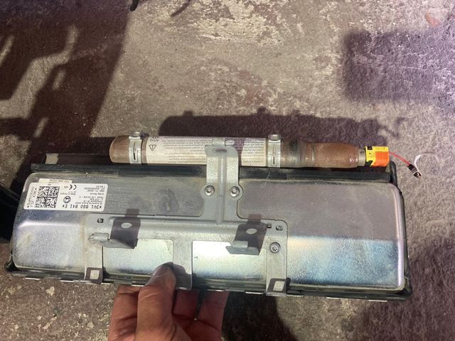 Salpicadero y airbag copiloto y rodilla Škoda