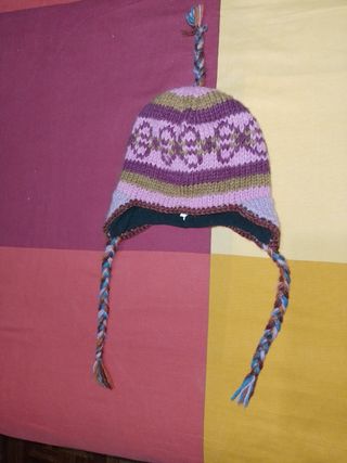gorro de lana con forro polar por dentro