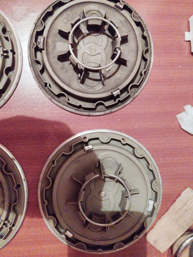 COPRICERCHI ORIGINALI AUDI A4