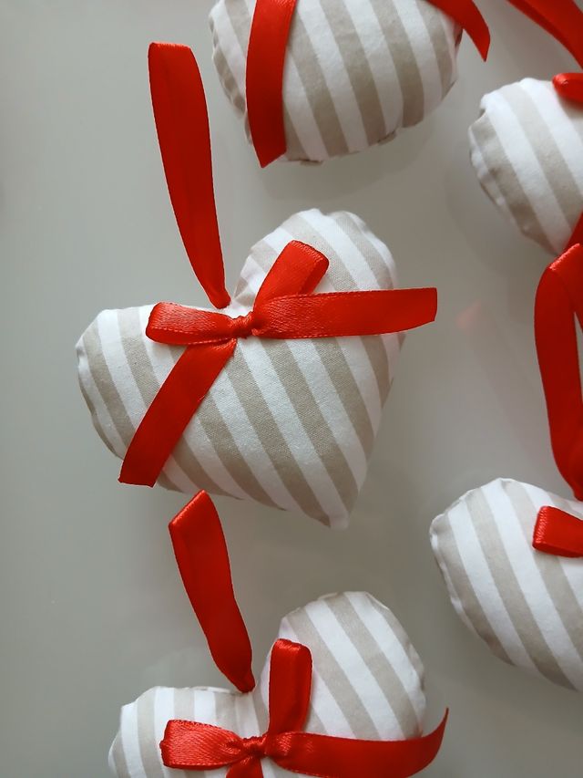 Decorazioni natalizie 5 cuori a righe con fiocco