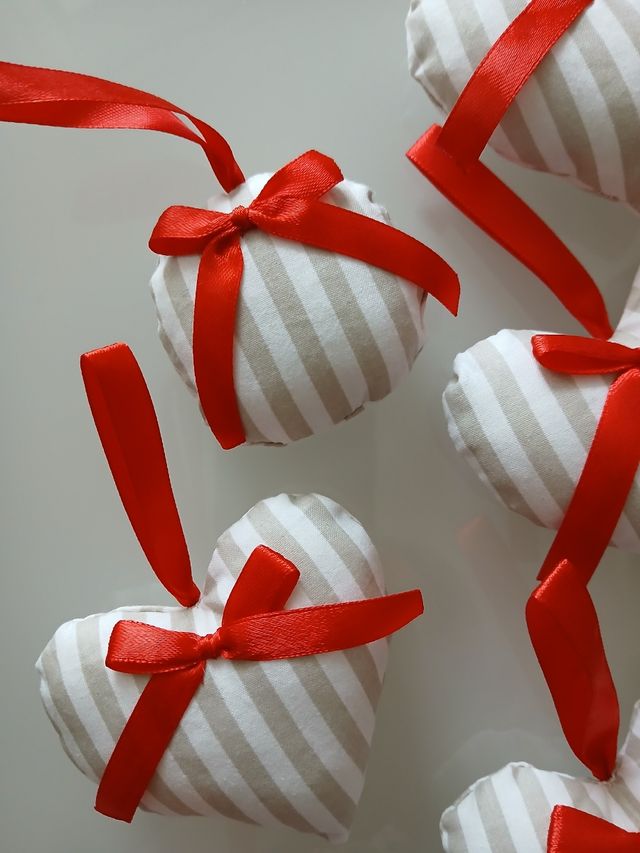 Decorazioni natalizie 5 cuori a righe con fiocco