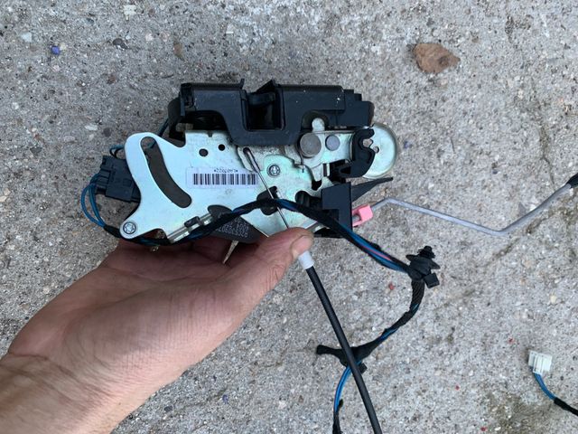 Cerradura puerta izquierda Vito viano