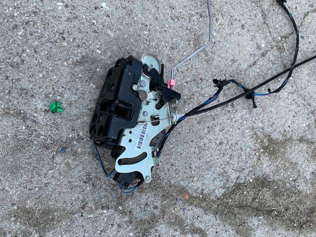 Cerradura puerta izquierda Vito viano