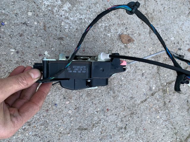 Cerradura puerta izquierda Vito viano