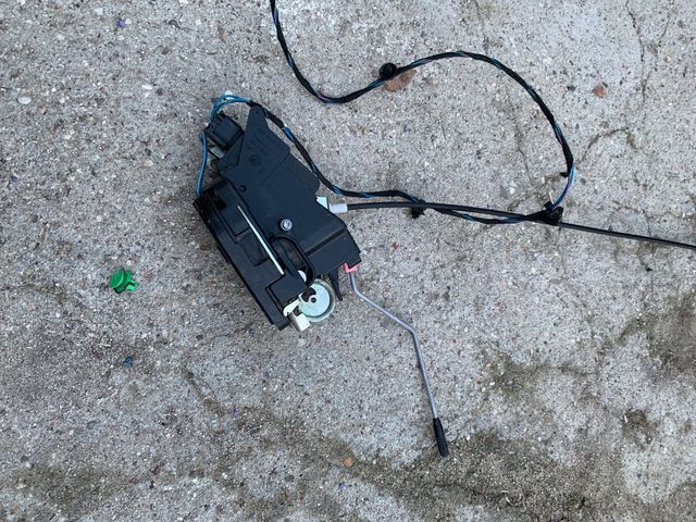 Cerradura puerta izquierda Vito viano