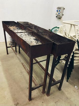 1 BARBACOA DE HIERRO FORJADO