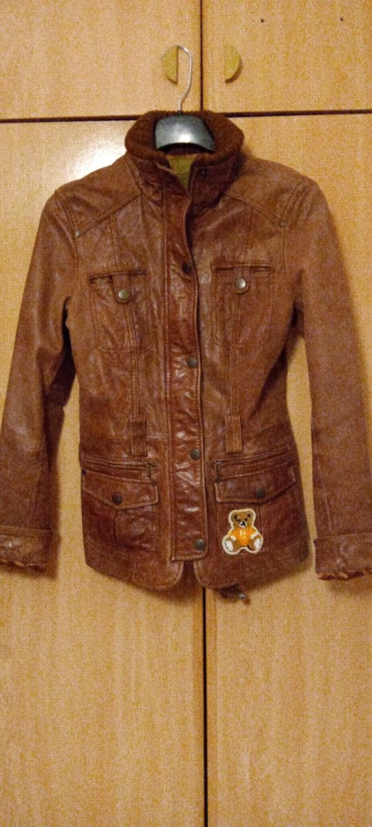 cazadora piel Stradivarius