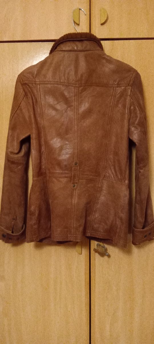 cazadora piel Stradivarius