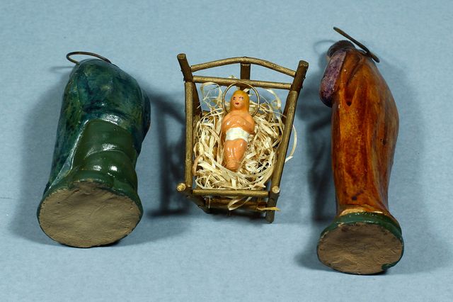 BELÉN EN TERRACOTA. TRES PIEZAS. 14, 11 Y 4,5 CMS.