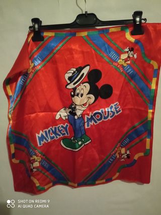 Pañuelo rojo de Mickey Mause como nuevo