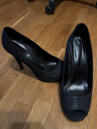 Zapatos negros peep toe
