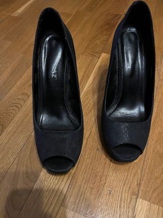 Zapatos negros peep toe
