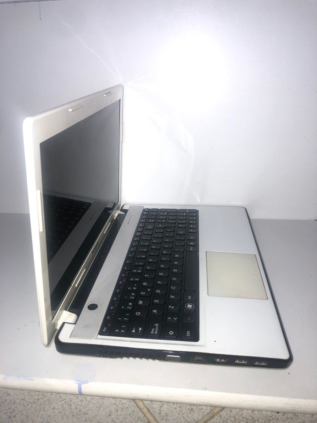 LENOVO IDEAPAD Z580 (i5 - SSD)