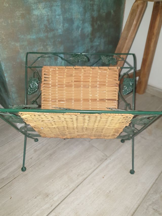 portariviste il vimini e ferro