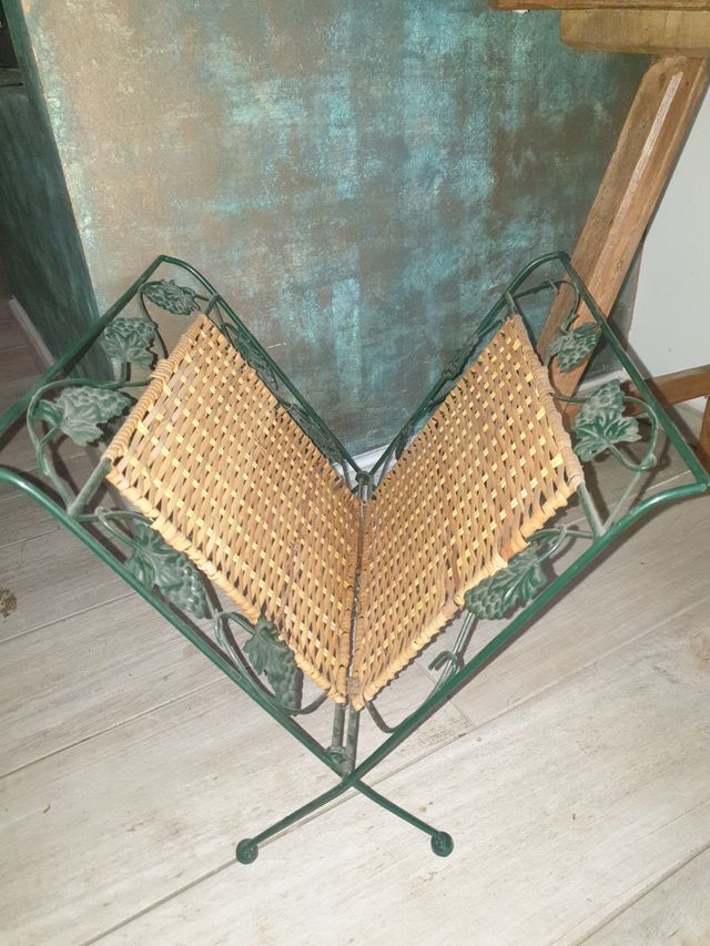 portariviste il vimini e ferro