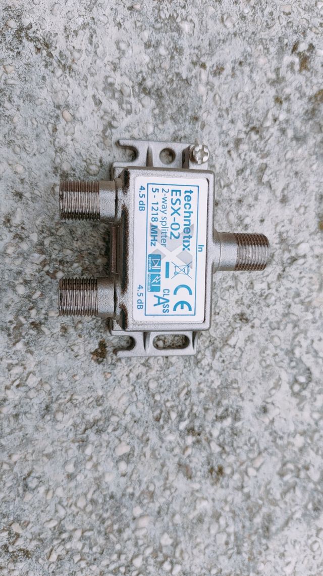 Separador-distribuidor de señal.