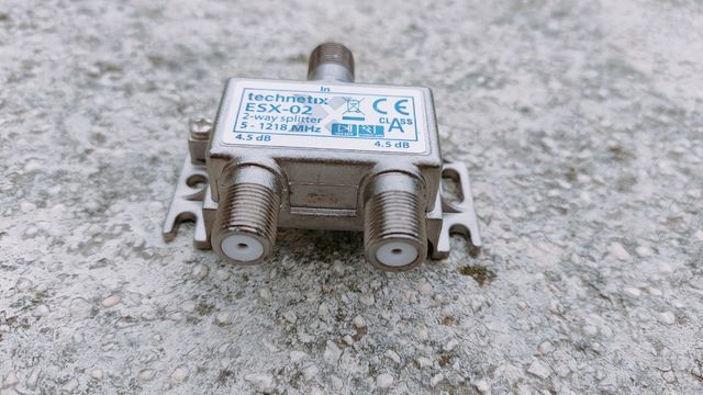 Separador-distribuidor de señal.