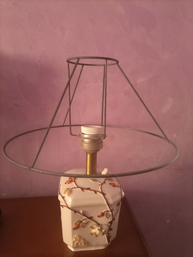 ANTIGUA LÁMPARA DE PORCELANA DE MESITA DE NOCHE