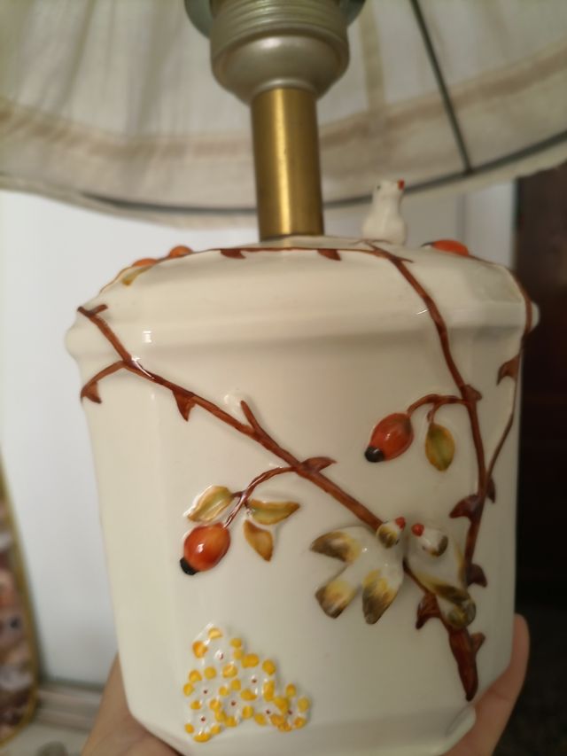 ANTIGUA LÁMPARA DE PORCELANA DE MESITA DE NOCHE