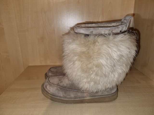 Stivali UGG, comprati negli Stati Uniti