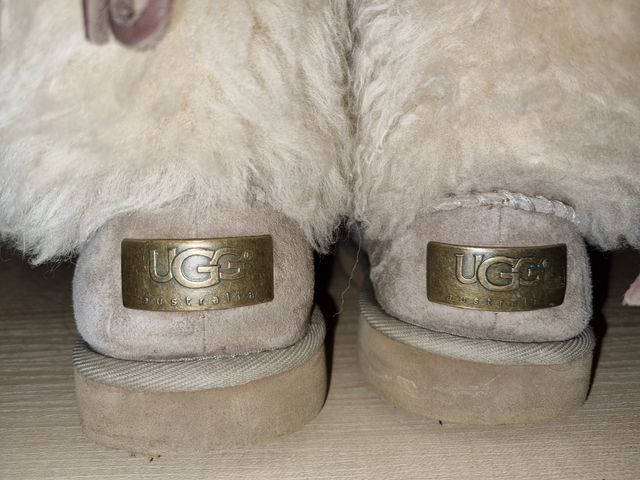 Stivali UGG, comprati negli Stati Uniti