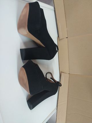 Zapatos negro ante fiesta