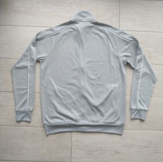 Chaqueta de entrenamiento nueva de Hummel